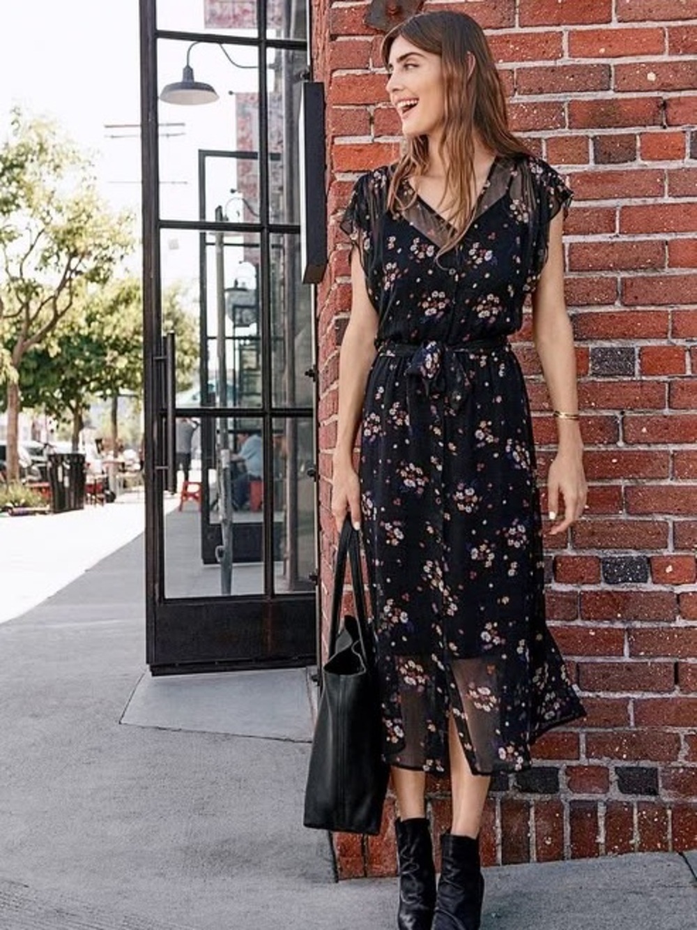 Amour Vert Odette Floral Midi Dress Navy V-Neck Size S NWT